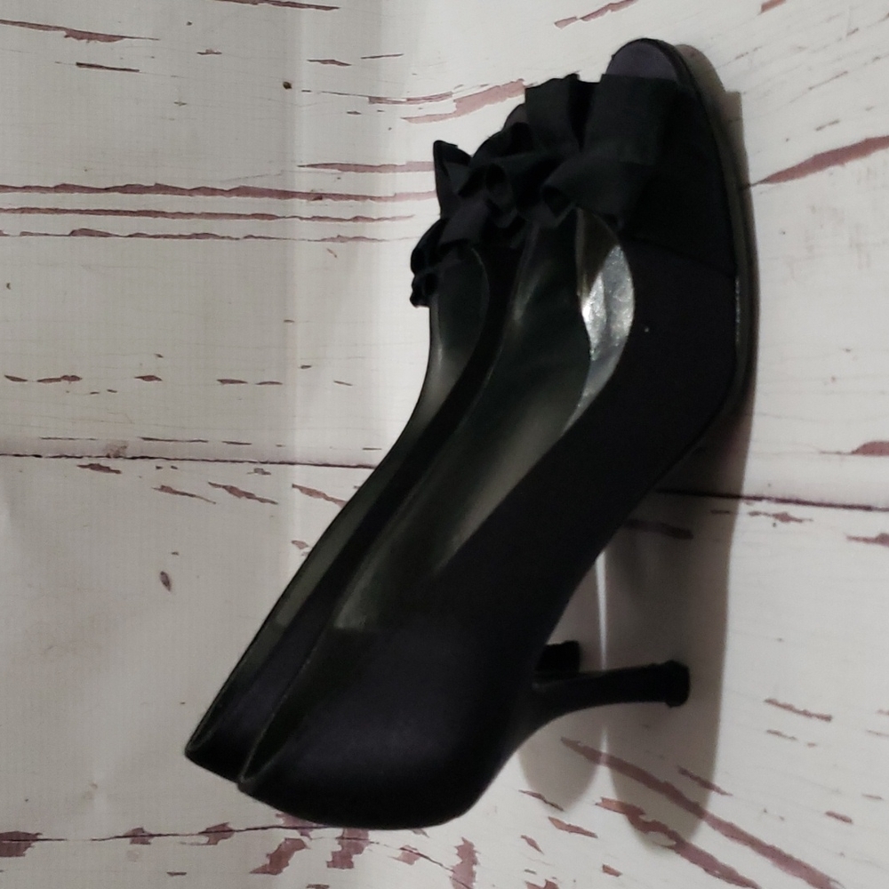 Stuart Weitzman Black Satin Open Open Toe With Ru… - image 3